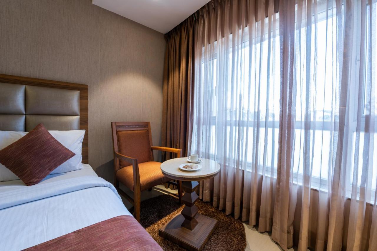 Click Hotel Nashik Εξωτερικό φωτογραφία